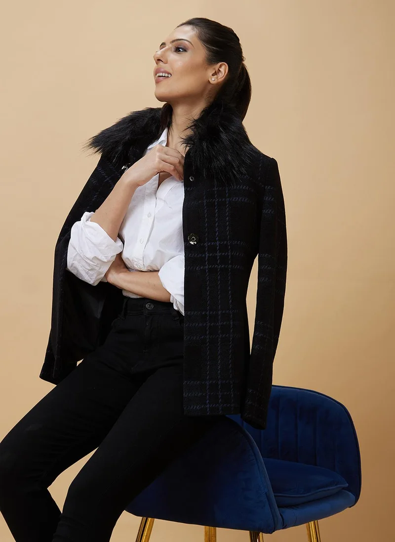 globus Globus Women Black Checked Spread Collar Faux Fur Trim Detail Overcoat